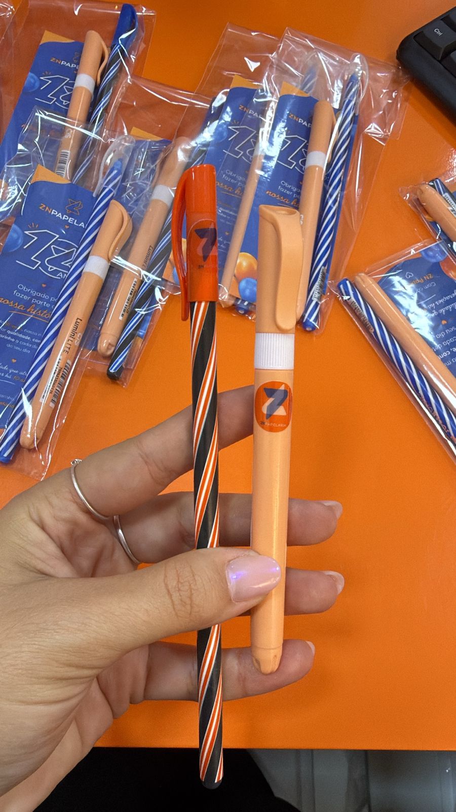Caneta Cis